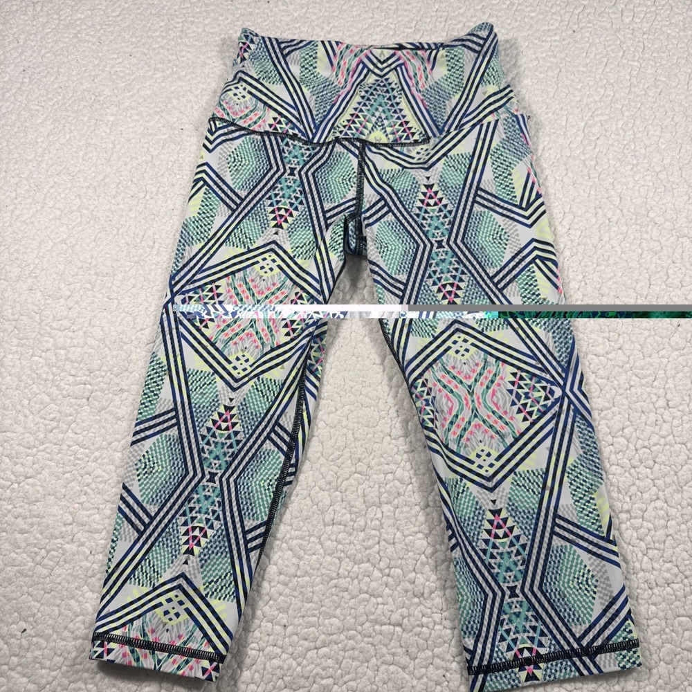 VSX SPORT Crop Leggings Size XS(24x16)  Knockout Victoria Secret Capri Yoga Gym